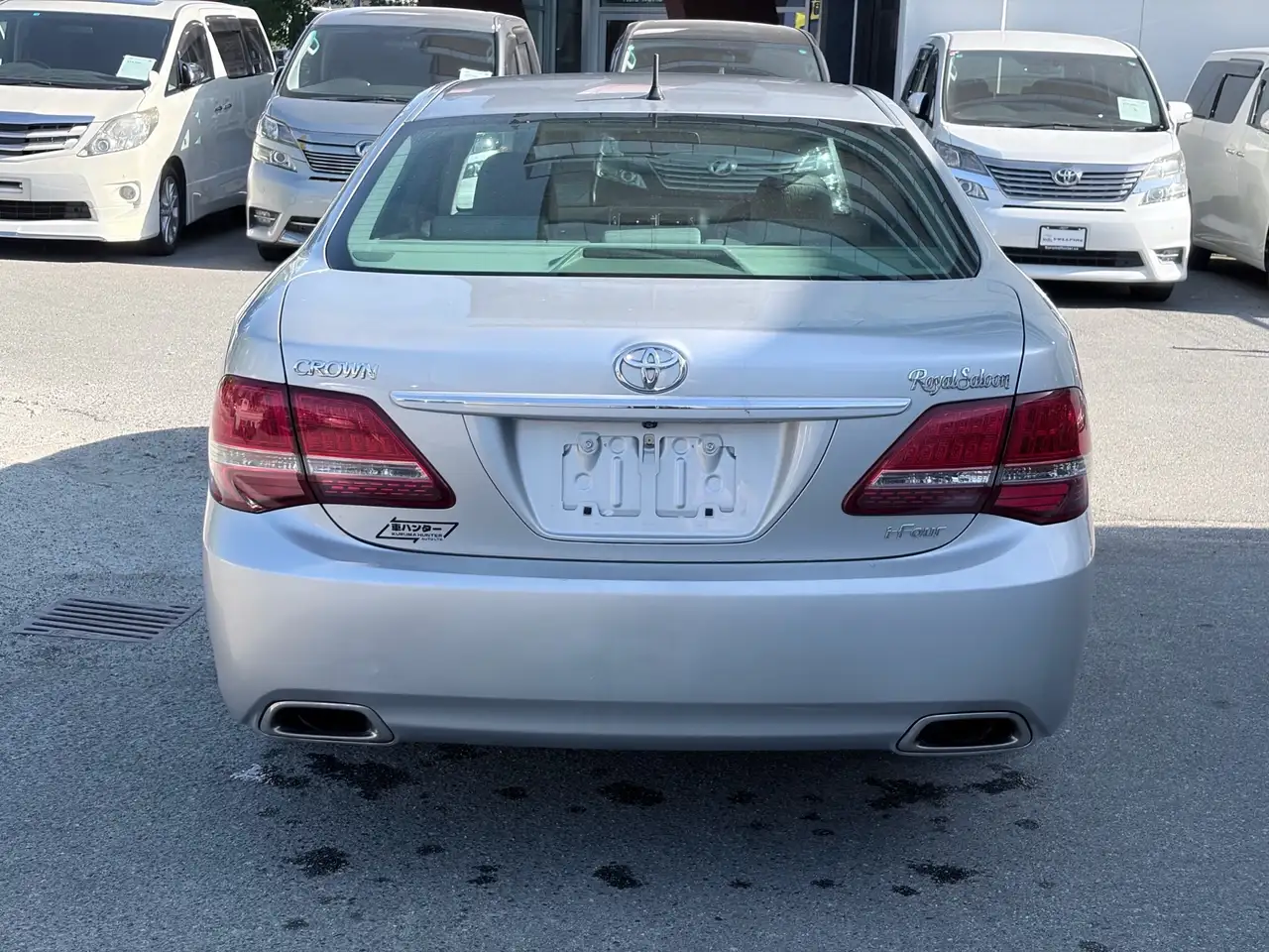 Toyota Crown снимка Toyota Crown