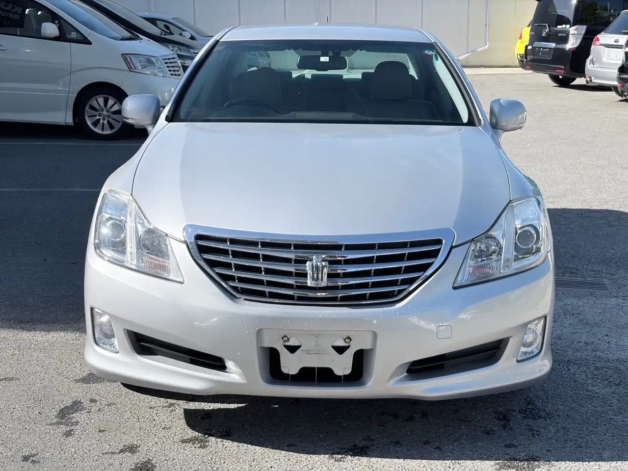Toyota Crown снимка Toyota Crown