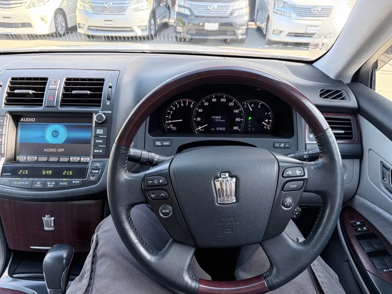 Toyota Crown снимка Toyota Crown