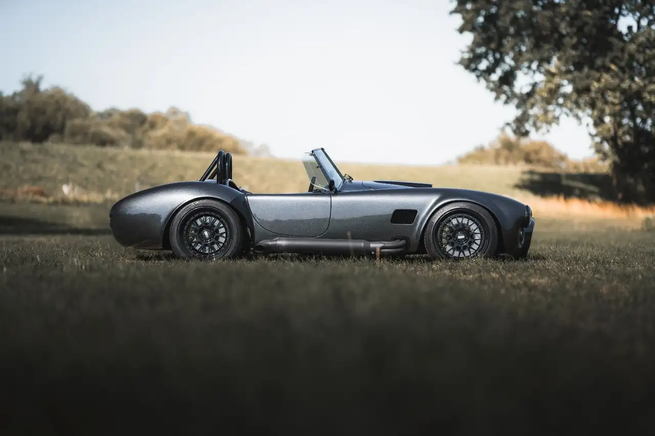 AC COBRA 7.0l V8 ESP ABS LED 1of1 NEW, foto 7