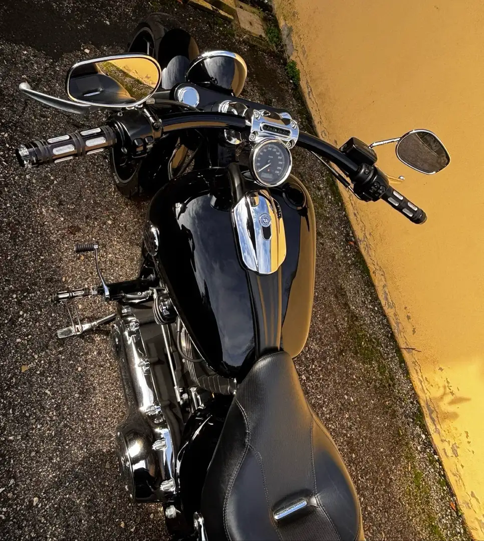 Harley-Davidson Breakout CUSTOM - 2