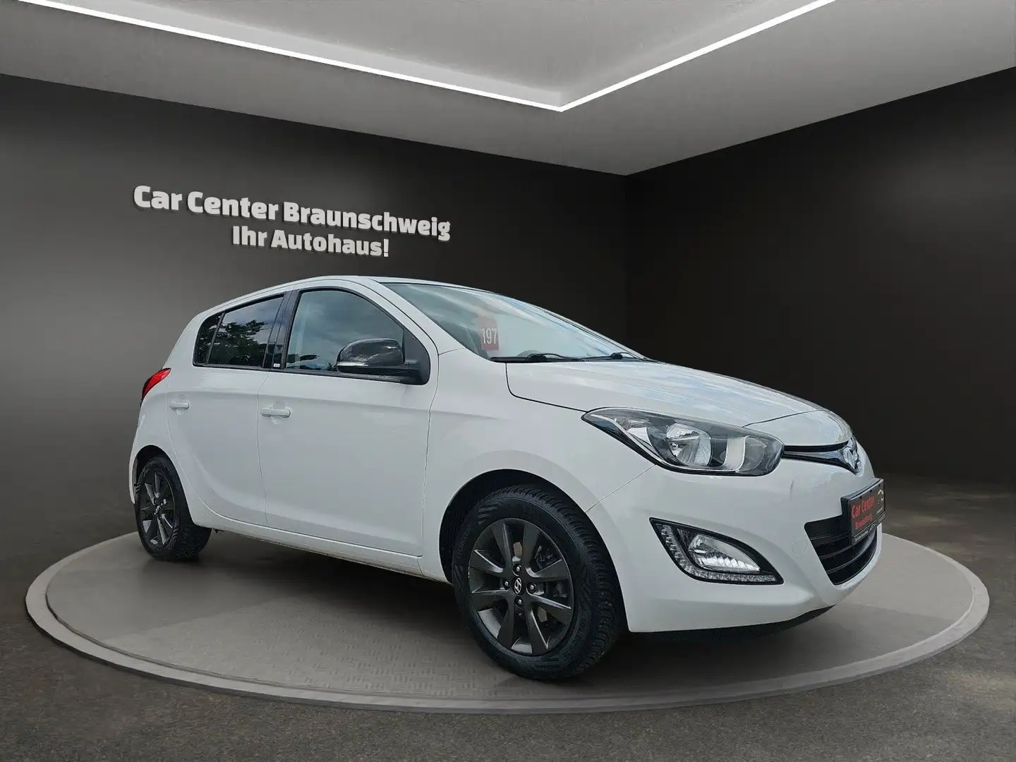 Hyundai i20 1.2 FIFA World Cup EDITION Gold+Led+Multi - 2