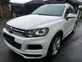 Volkswagen Touareg 3.0 V6 TDI BMT R-Line*Ahk*Xenon*Pano*Pdc Weiß - thumbnail 1
