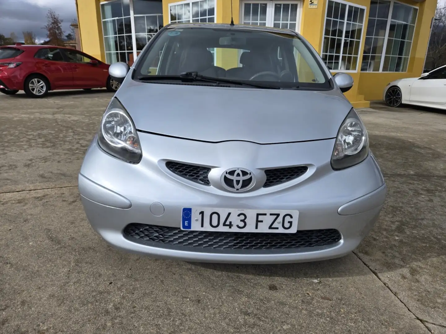 Toyota Aygo 1.0 VVT-i Plateado - 2