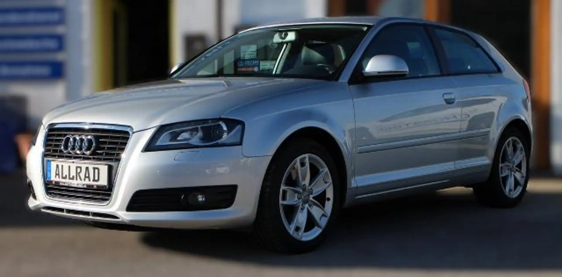 Audi A3 2.0 TFSI Ambition quattro *Bluetooth*Schiebedach* Stříbrná - 2