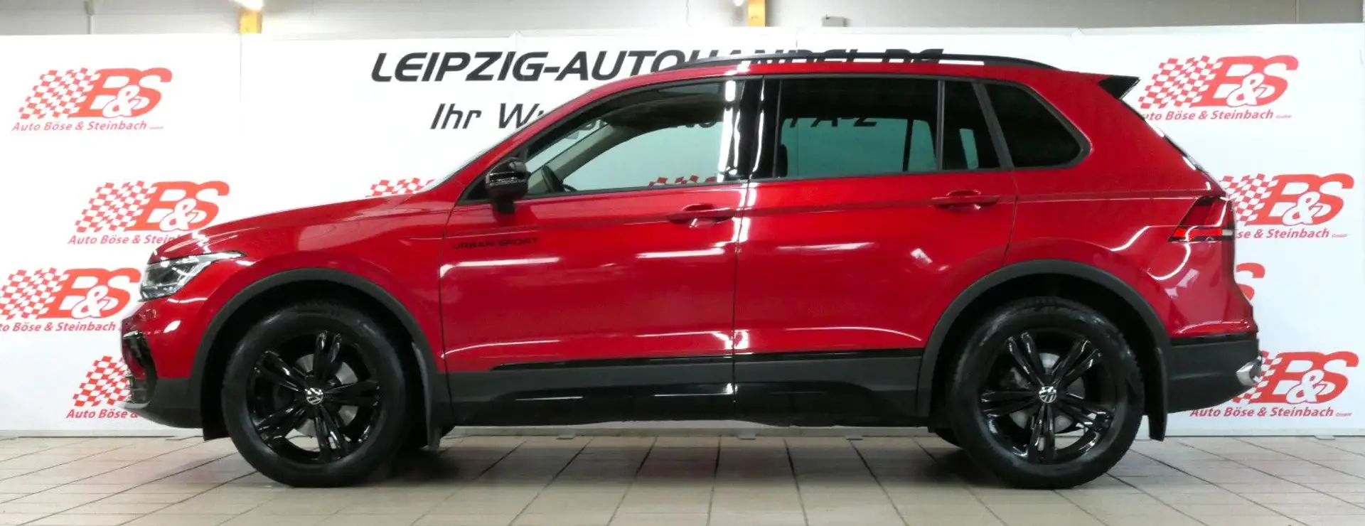 Volkswagen Tiguan Urban Sport 2,0 TDI *AHK*LED*SHZ*PDC*APP* Rouge - 2