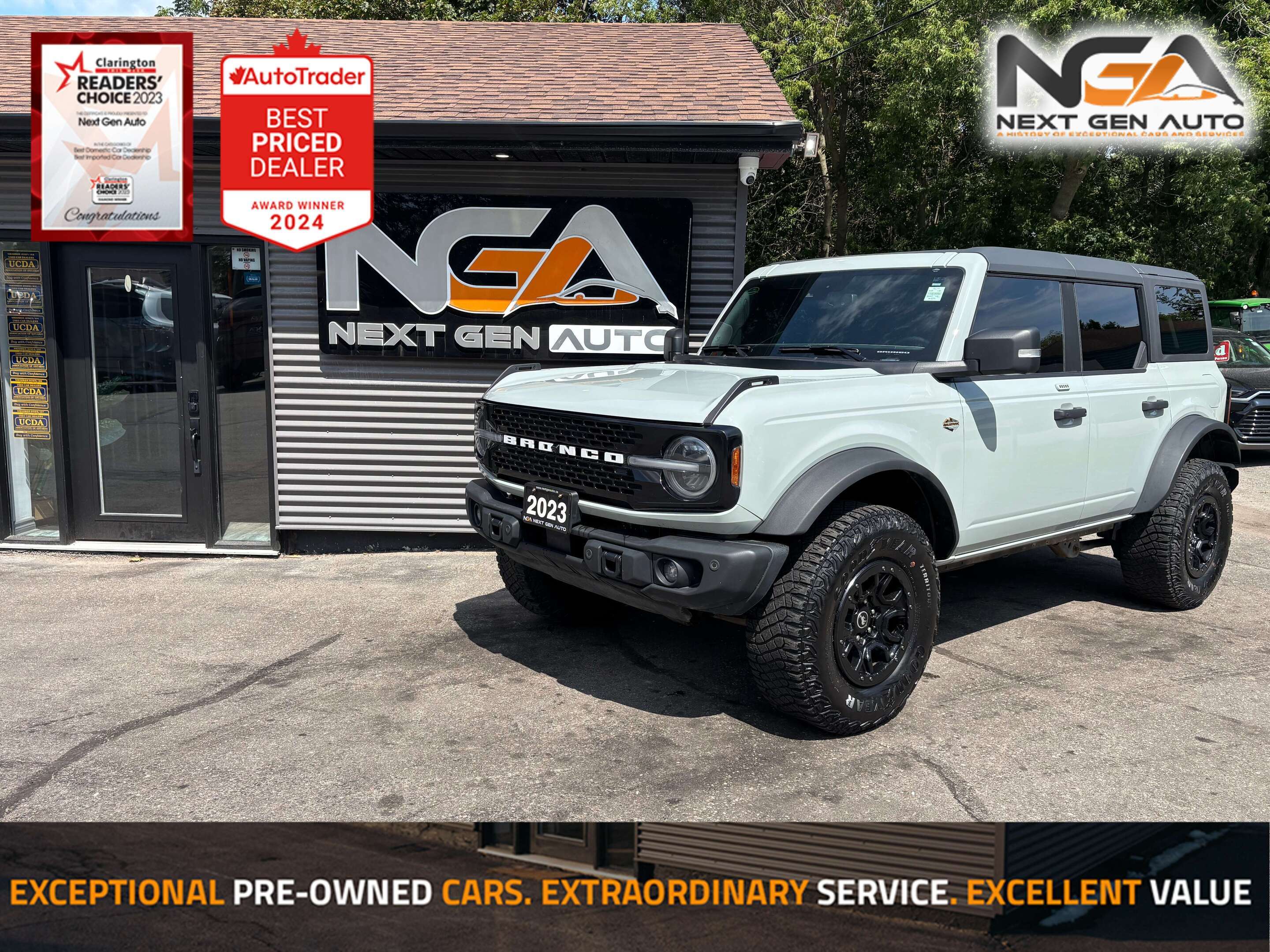 Gray 2023 Ford Bronco SUV / Crossover Four-Wheel Drive 10-Speed Automatic