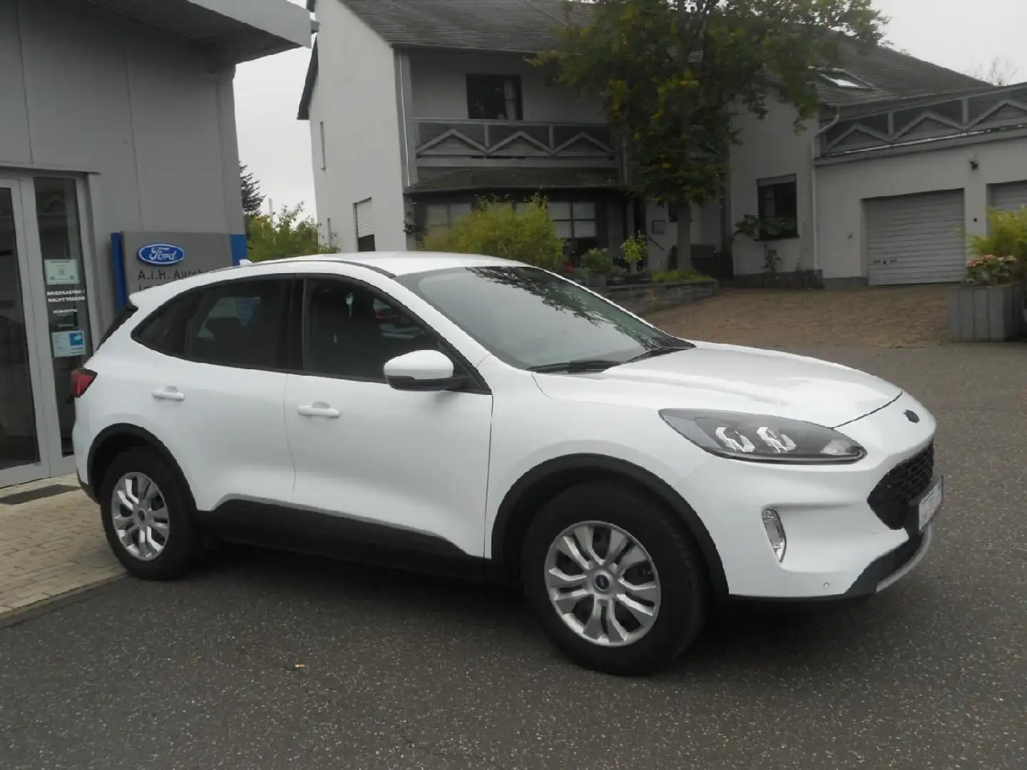 Ford Kuga Cool & Connect Weiß - 1