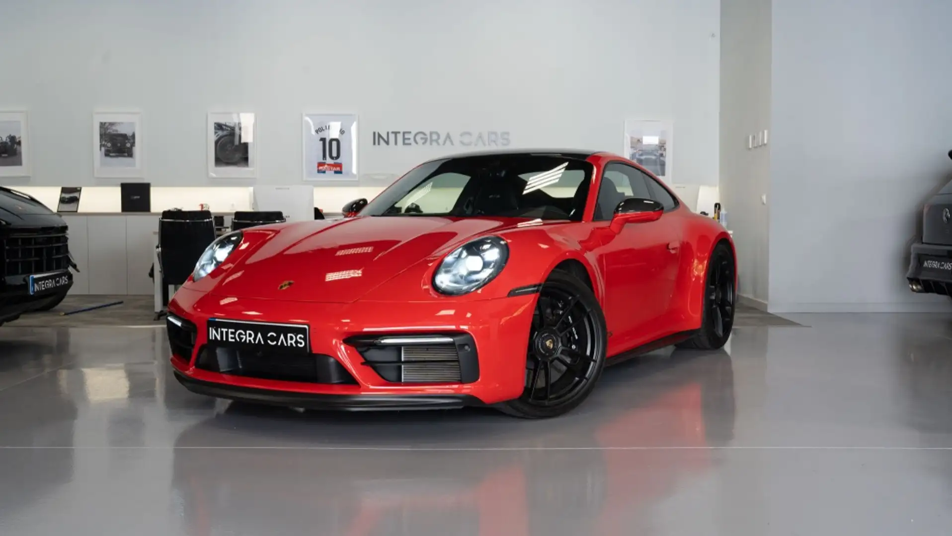 Porsche 992 Carrera GTS Coupé PDK Rojo - 1