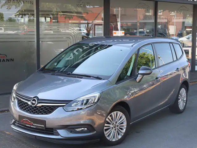 Opel Zafira view 2