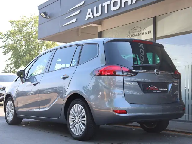 Opel Zafira view 8
