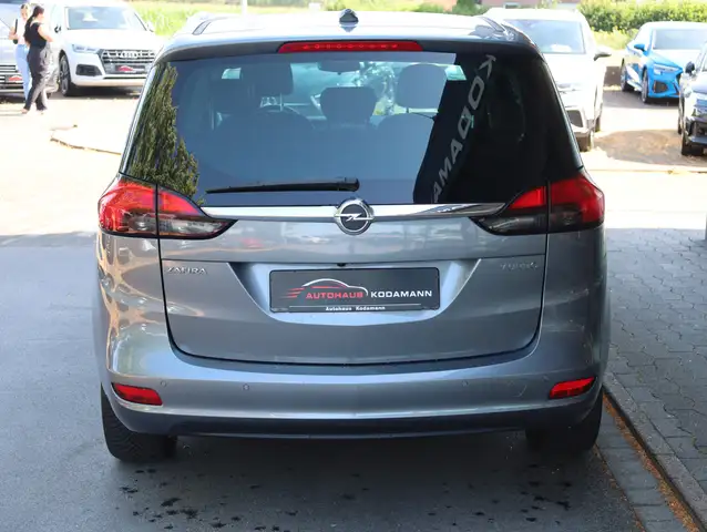 Opel Zafira view 9