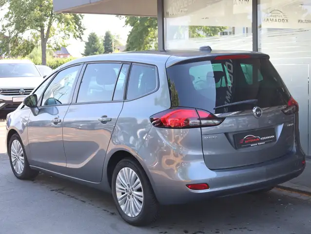 Opel Zafira view 7