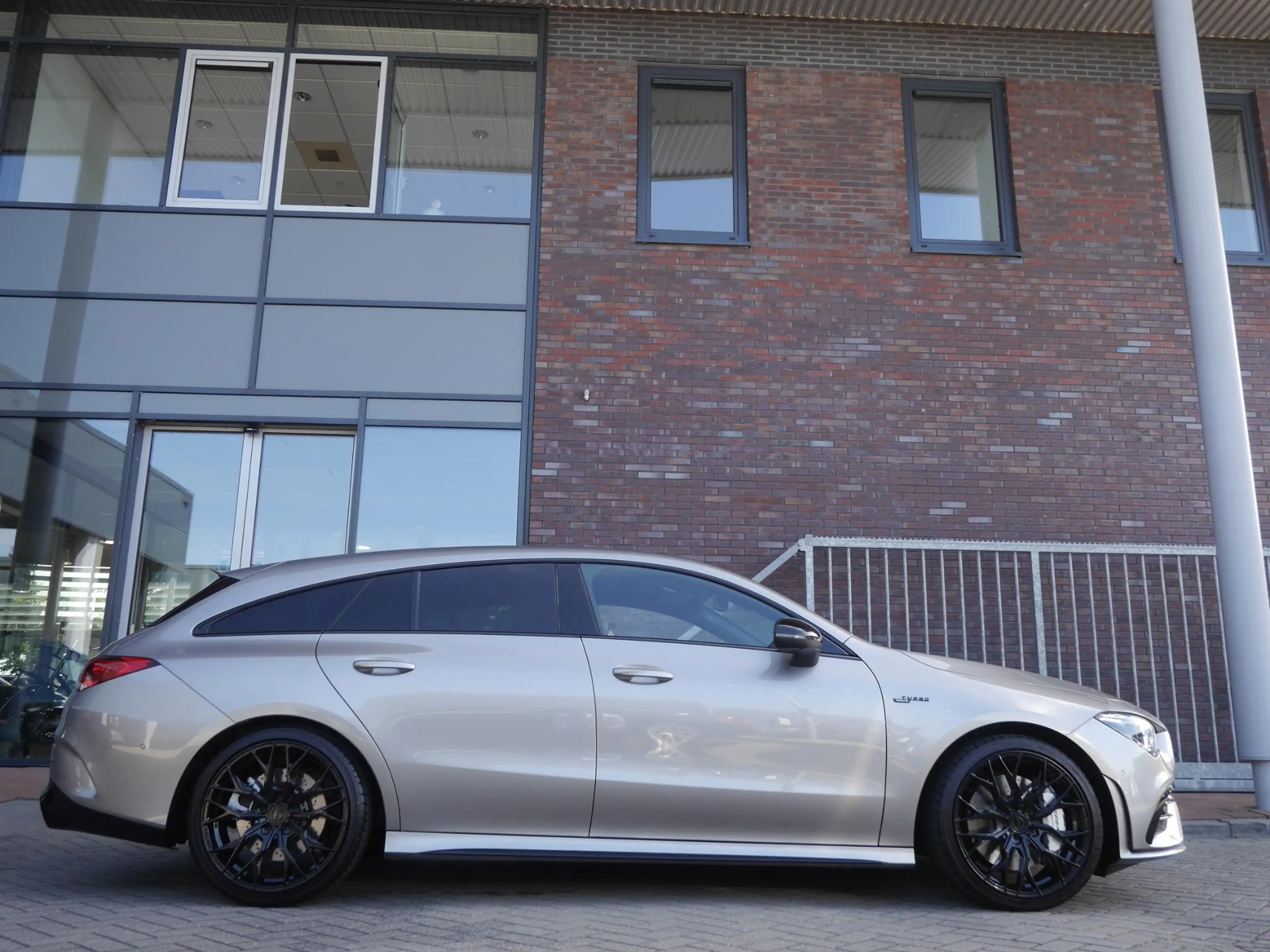 Mercedes-Benz CLA 35 AMG Shooting Brake 4MATIC Premium | 300PK | Automaat | — photo 2