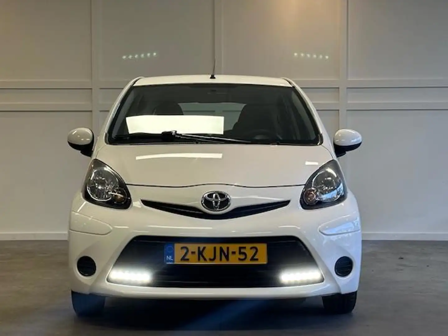 Toyota Aygo 1.0 VVT-i Aspiration / 2013 / Airco Wit - 2