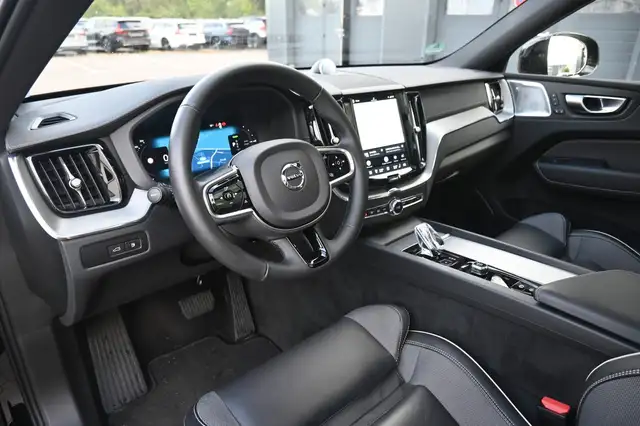 Volvo XC60 view 10