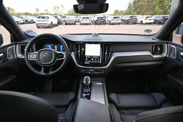 Volvo XC60 view 18