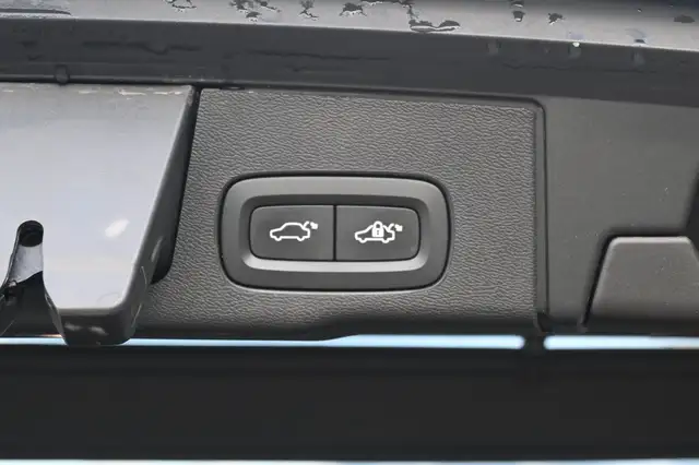 Volvo XC60 view 9