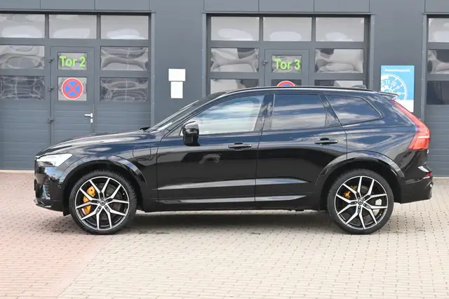 Volvo XC60 view 2