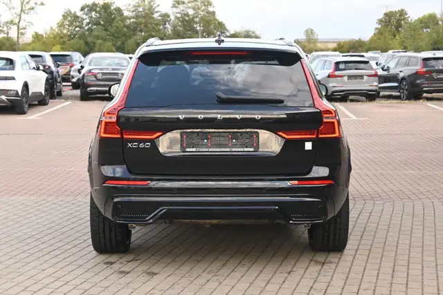 Volvo XC60 view 4