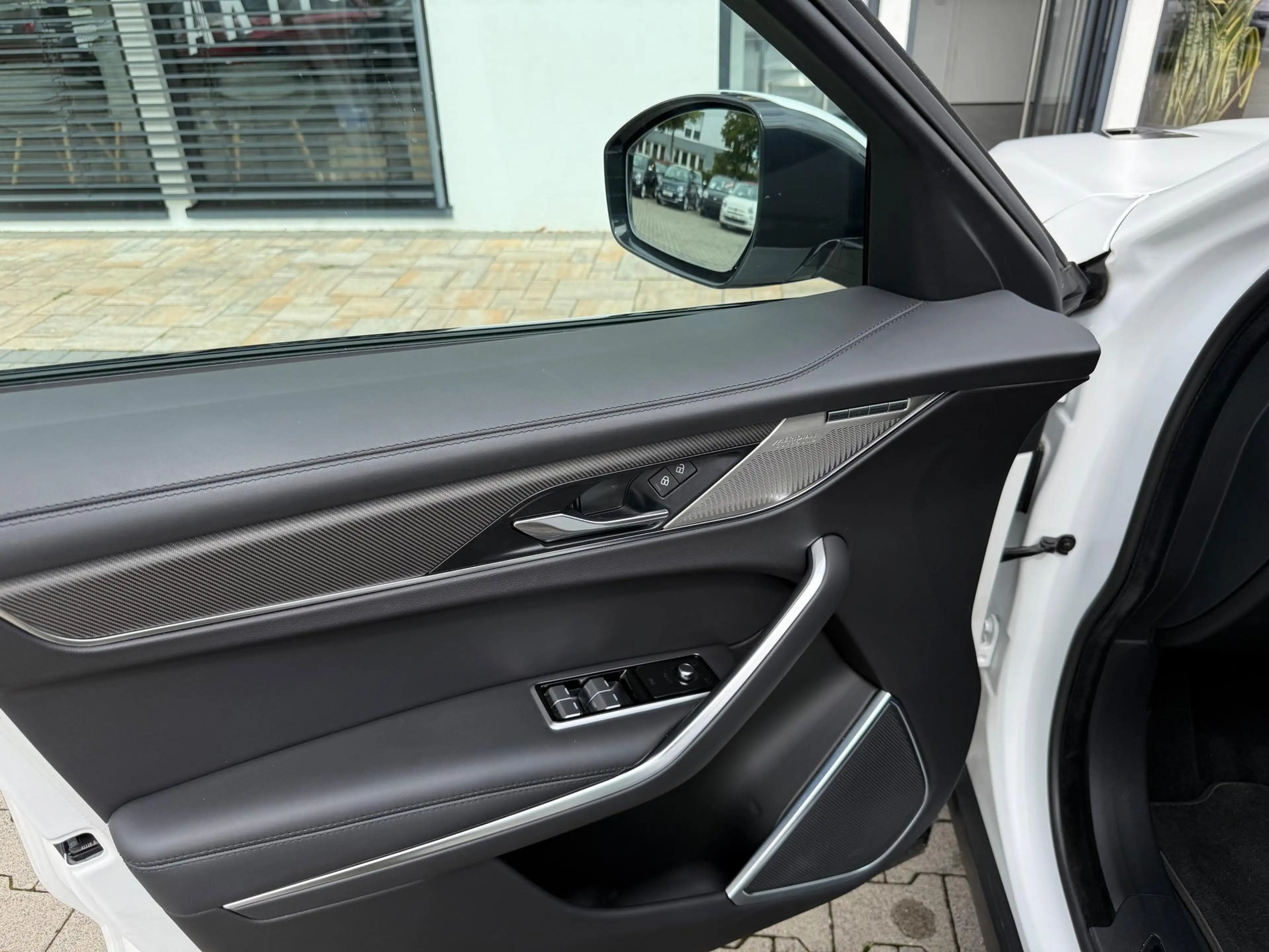 Jaguar F-Pace P550 SVR AWD 405 kW (551 PS), Autom. 8-Gang, Al... — photo 6