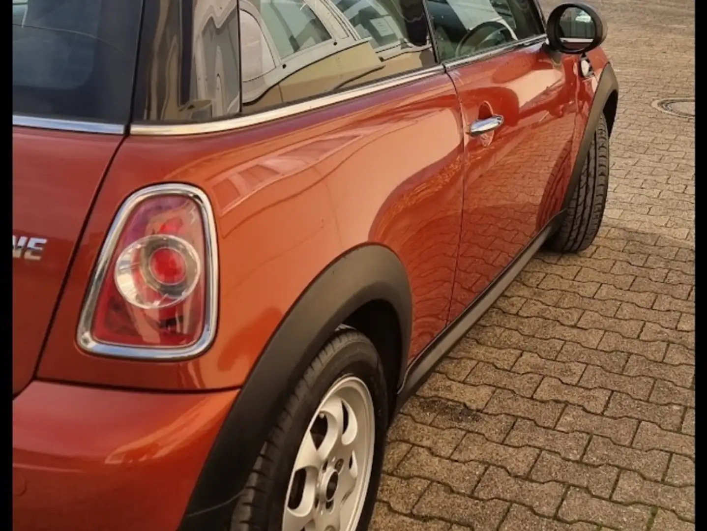 MINI Cooper Orange - 2