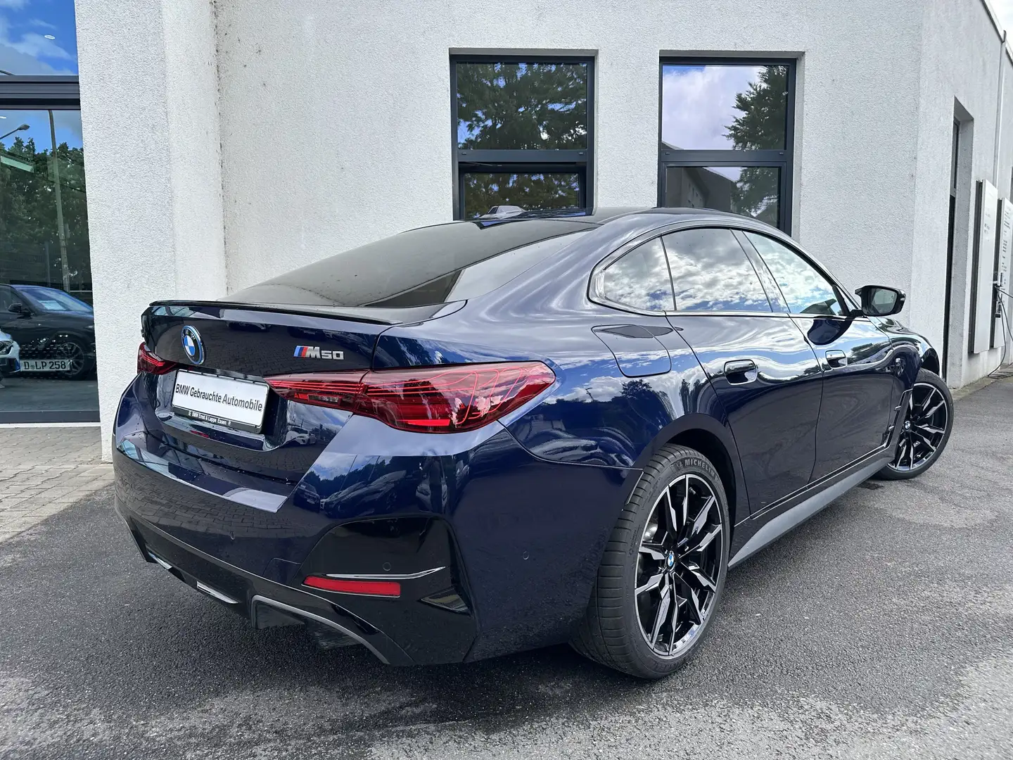 BMW i4 M50 xDrive GC || M Sport Pro AHK el.Sitze Azul - 2