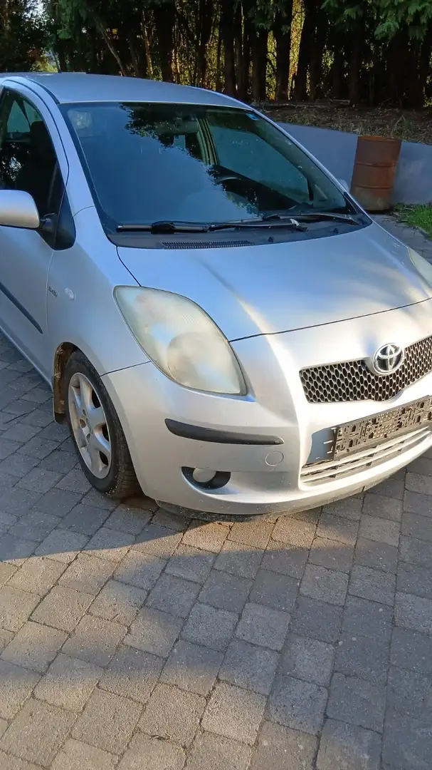 Toyota Yaris Yaris 1.4 Turbo D4D Luna Zilver - 2