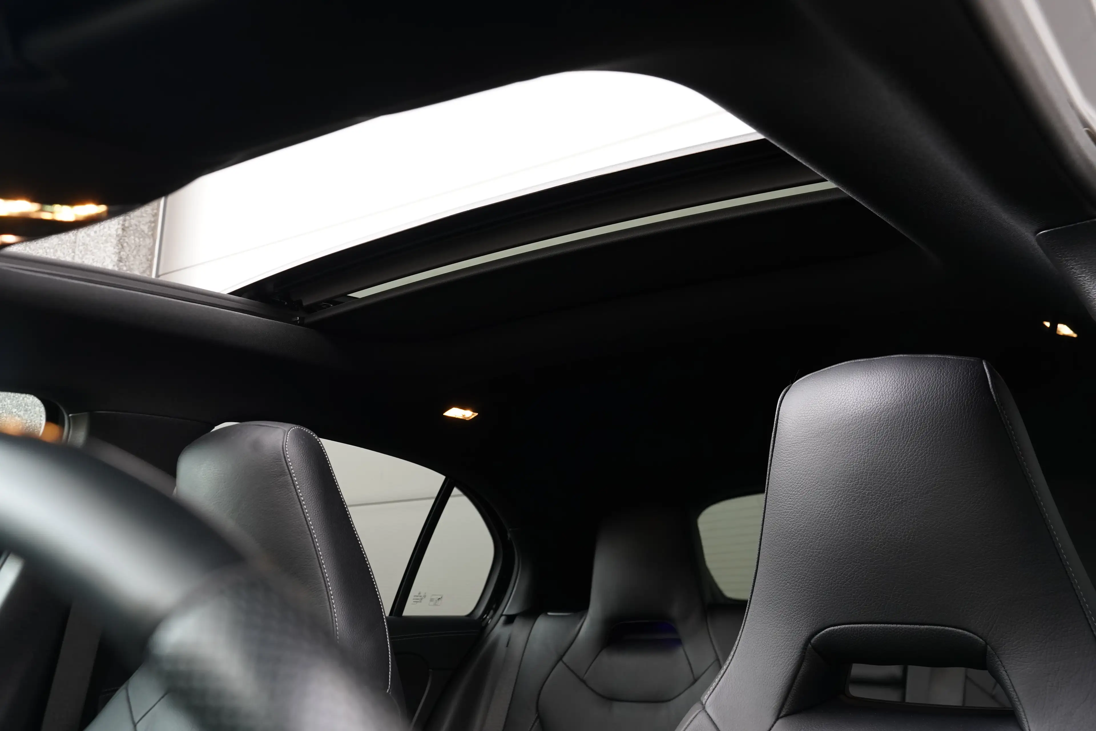 Mercedes-Benz A 35 AMG 4Matic AMG * PANO / BURMESTER / 360 / EL ZETEL* — photo 4