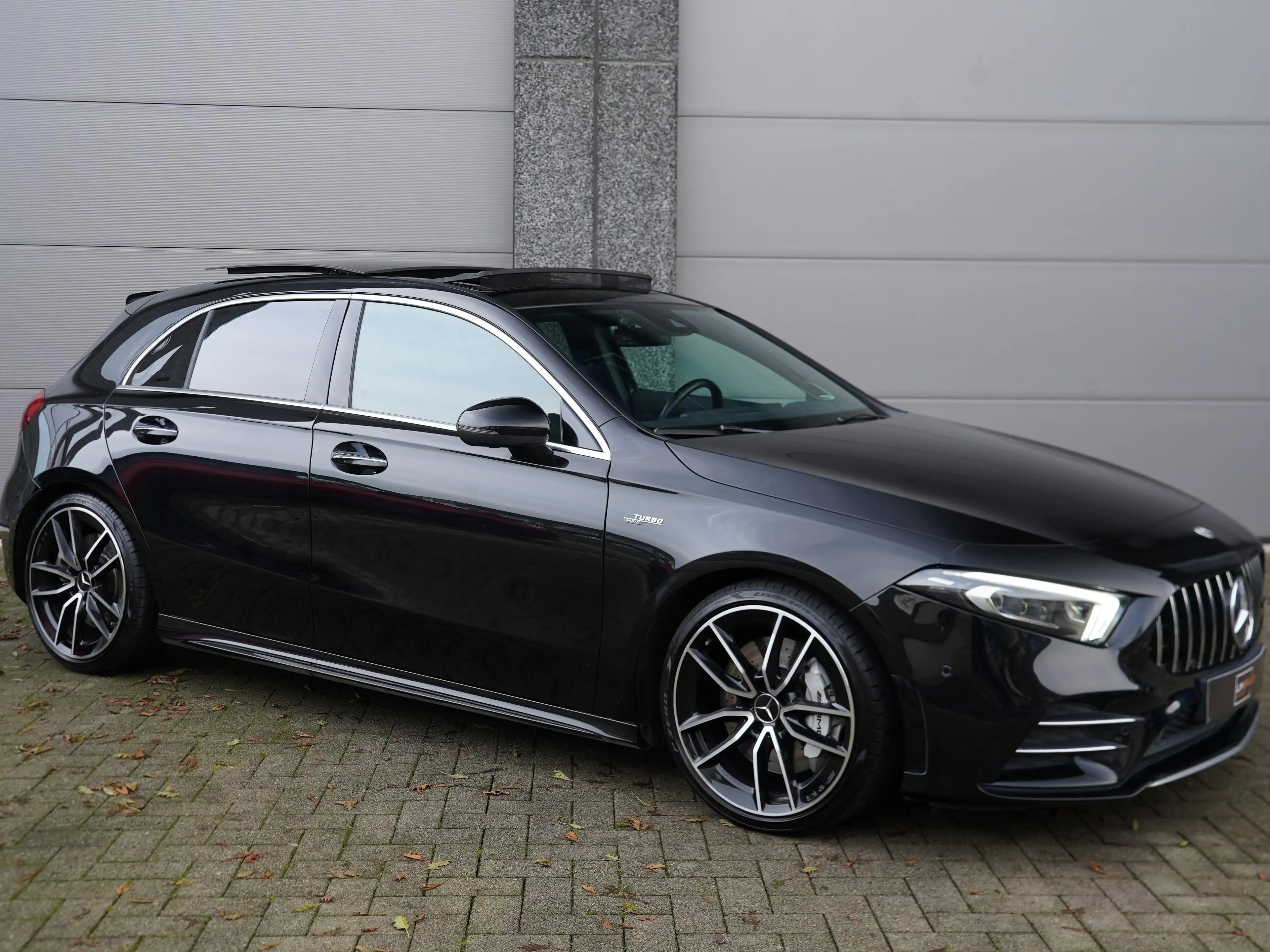 Mercedes-Benz A 35 AMG 4Matic AMG * PANO / BURMESTER / 360 / EL ZETEL* — photo 15