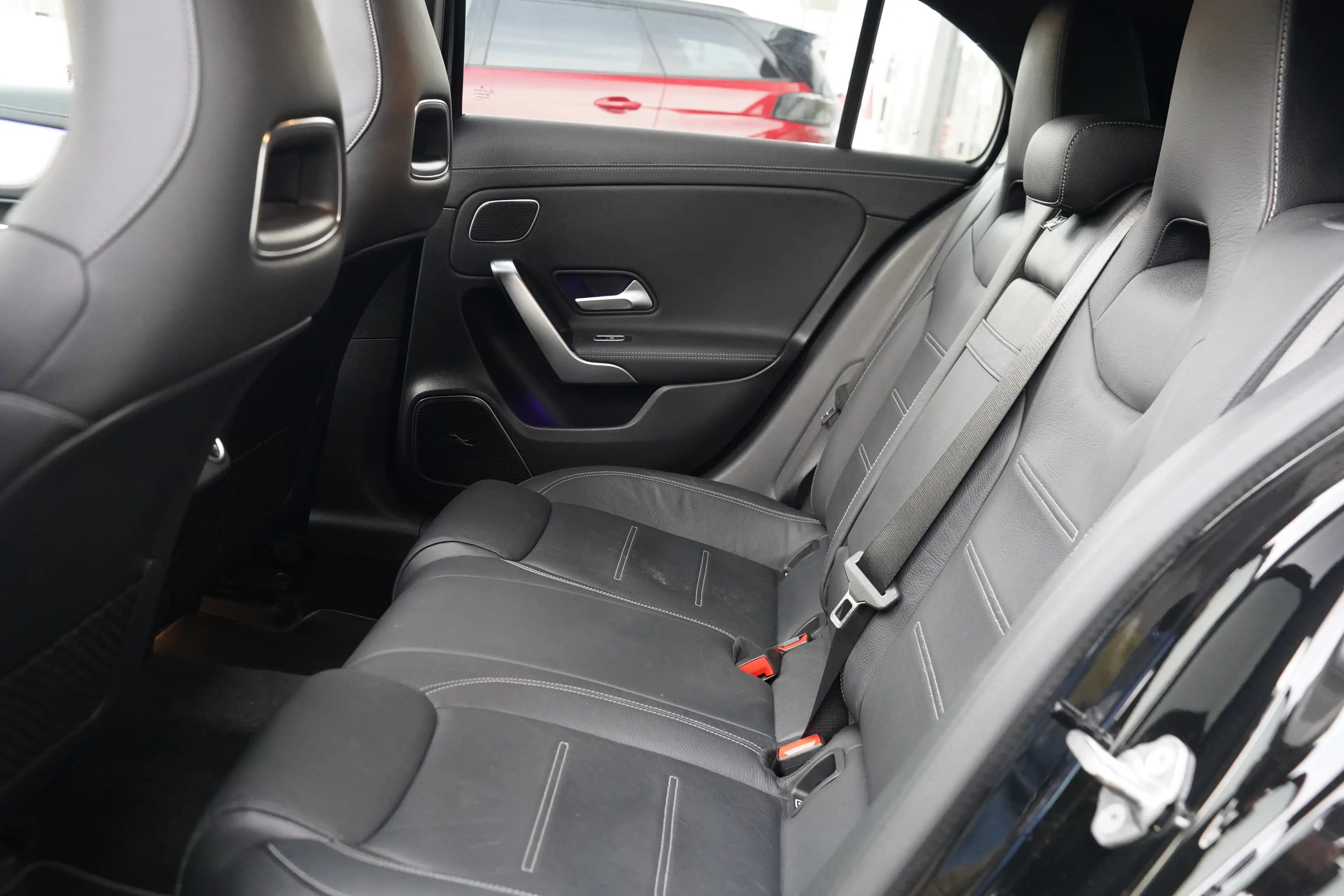 Mercedes-Benz A 35 AMG 4Matic AMG * PANO / BURMESTER / 360 / EL ZETEL* — photo 6