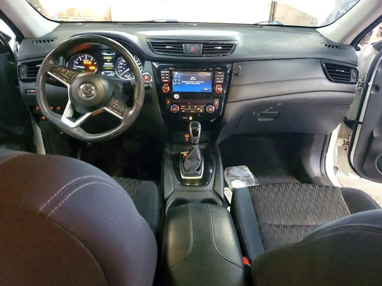 Nissan Rogue fotografie Nissan Rogue