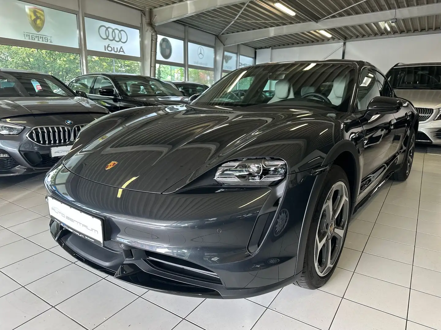 Porsche Taycan Turbo 4 Cross Turismo/Chrono/Sound/MIETKAUF!! Grau - 1
