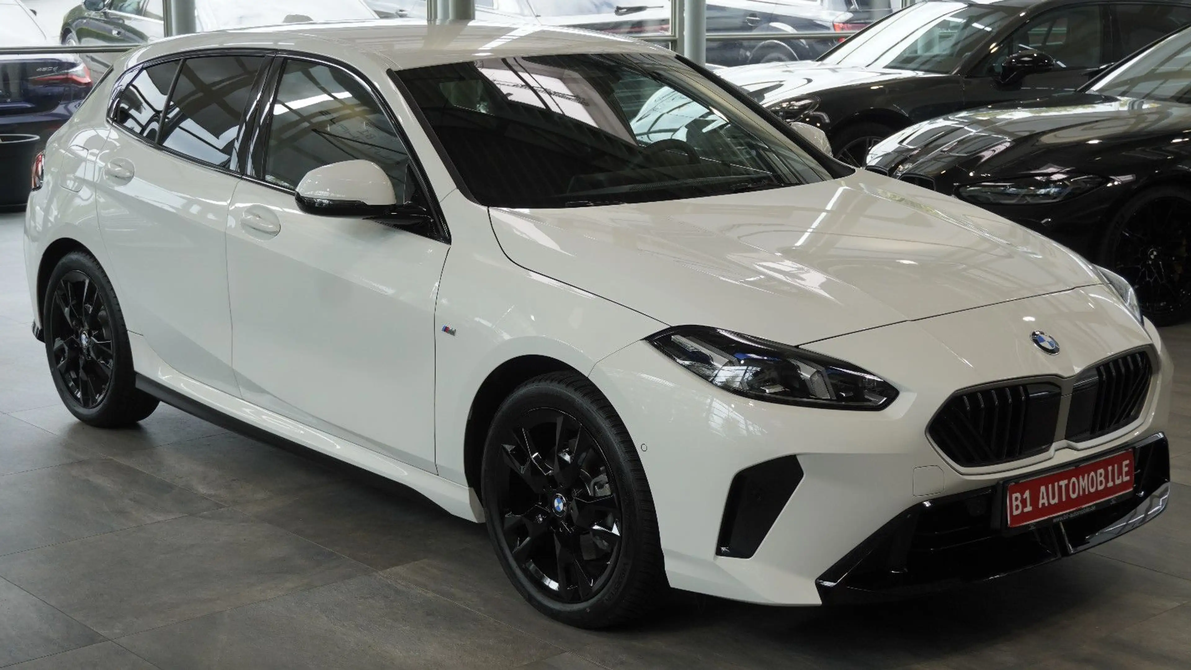 BMW 118 d M Sport*LED*PREMIUM*KOMFORT*DRIVE*SHADOW* — photo 3