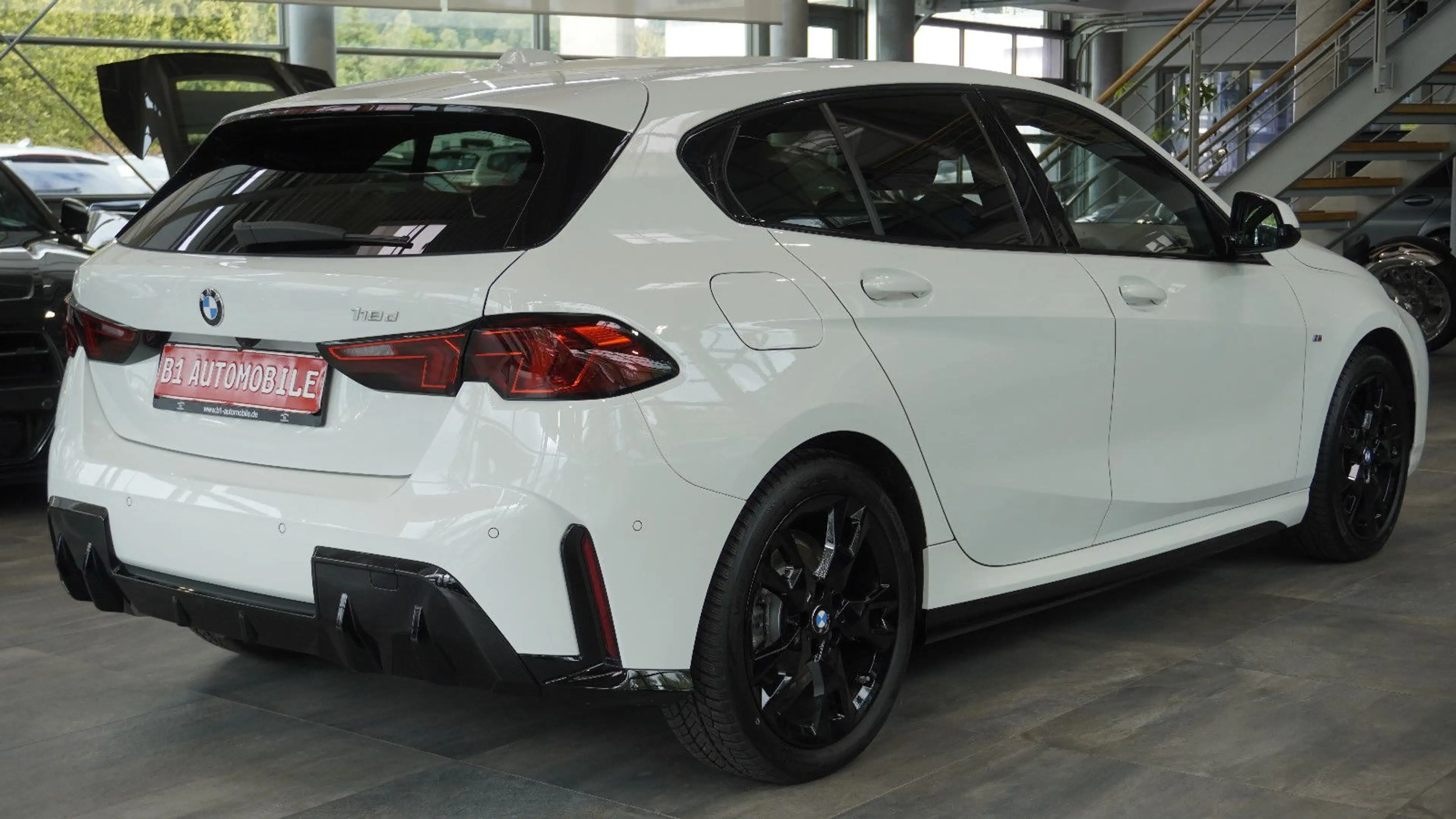 BMW 118 d M Sport*LED*PREMIUM*KOMFORT*DRIVE*SHADOW* — photo 5
