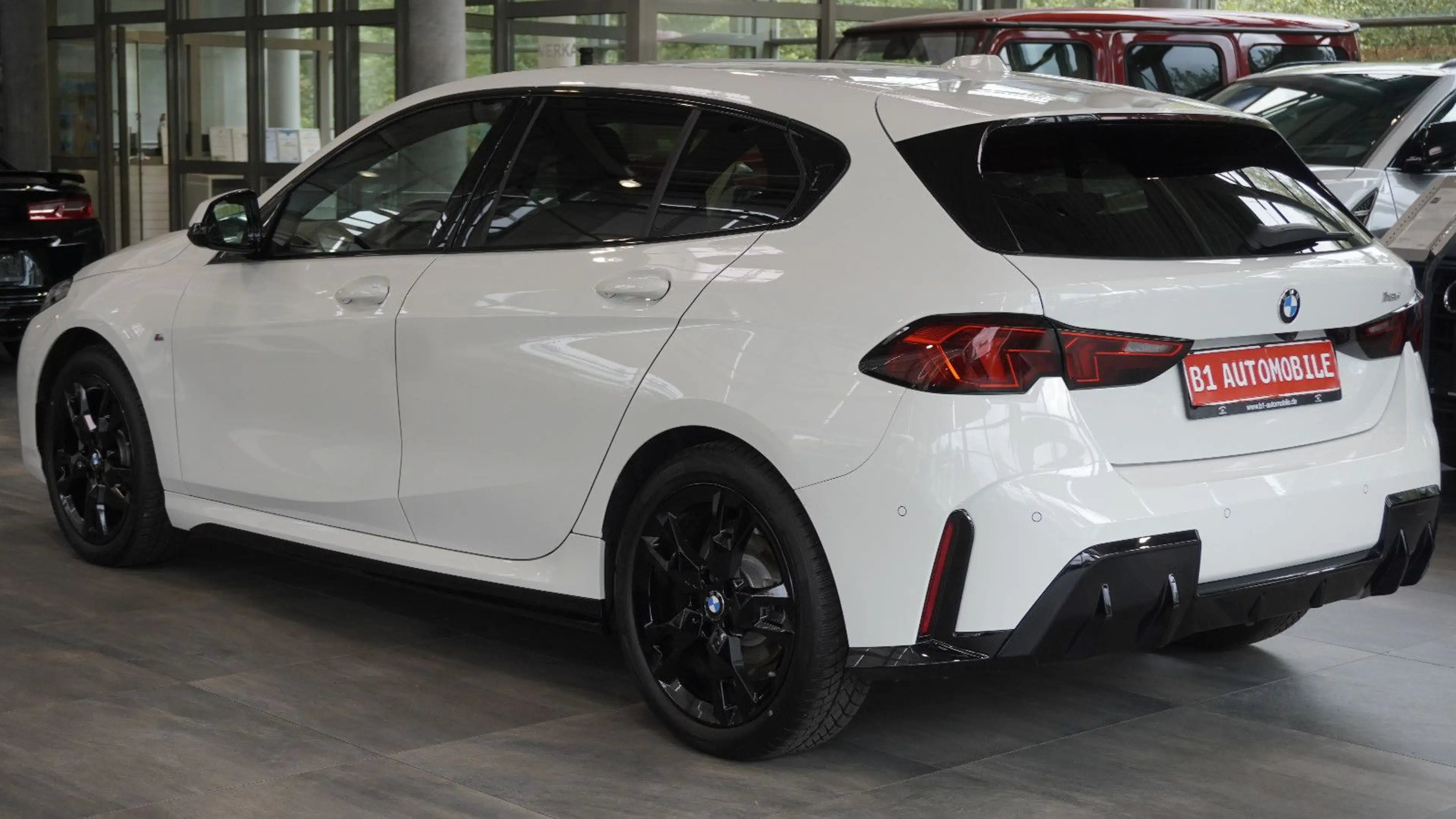 BMW 118 d M Sport*LED*PREMIUM*KOMFORT*DRIVE*SHADOW* — photo 7