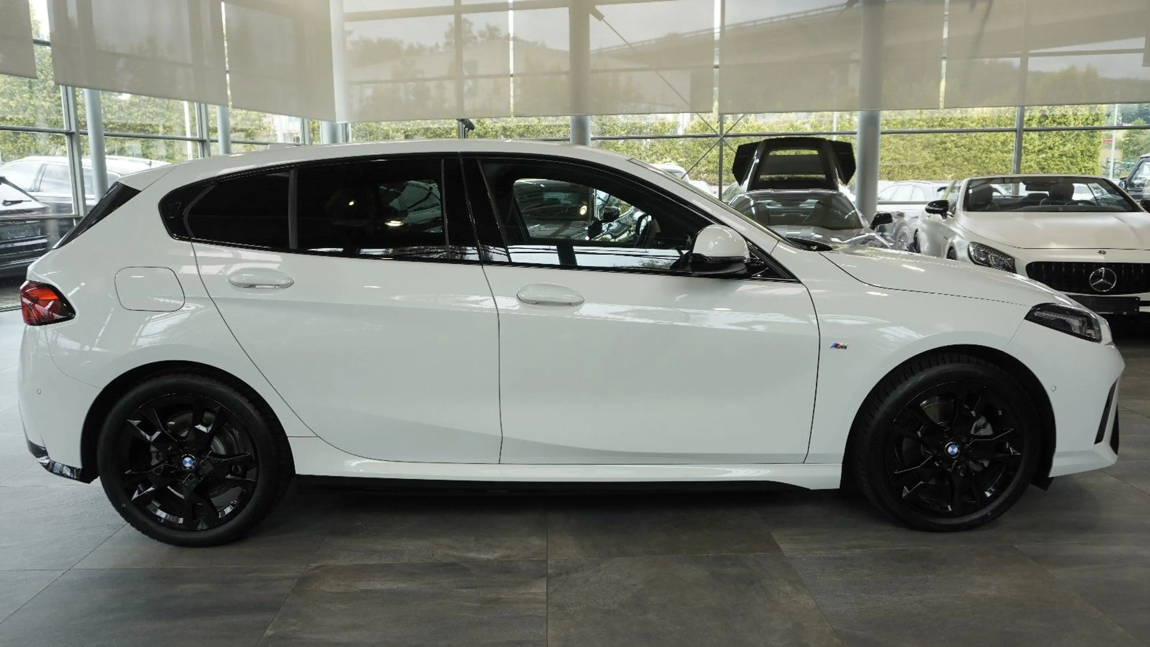 BMW 118 d M Sport*LED*PREMIUM*KOMFORT*DRIVE*SHADOW* — photo 4