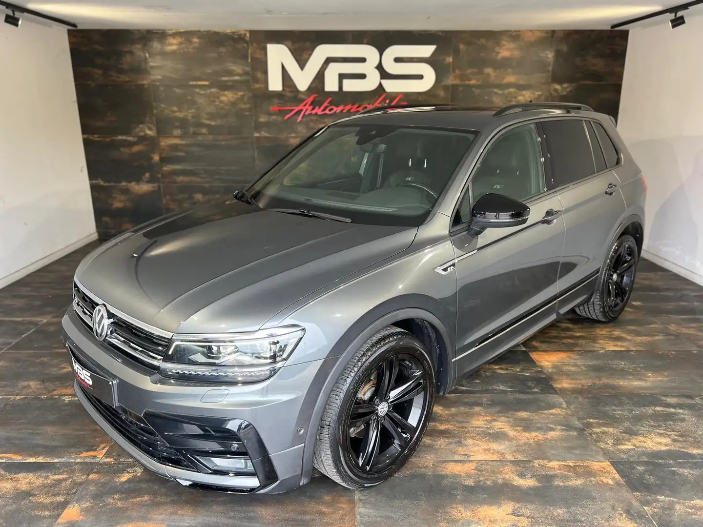 Volkswagen Tiguan 2.0TDI *R-LINE *AUTO *PANO *CAMERA *1ER MAIN *LED Gris - 1