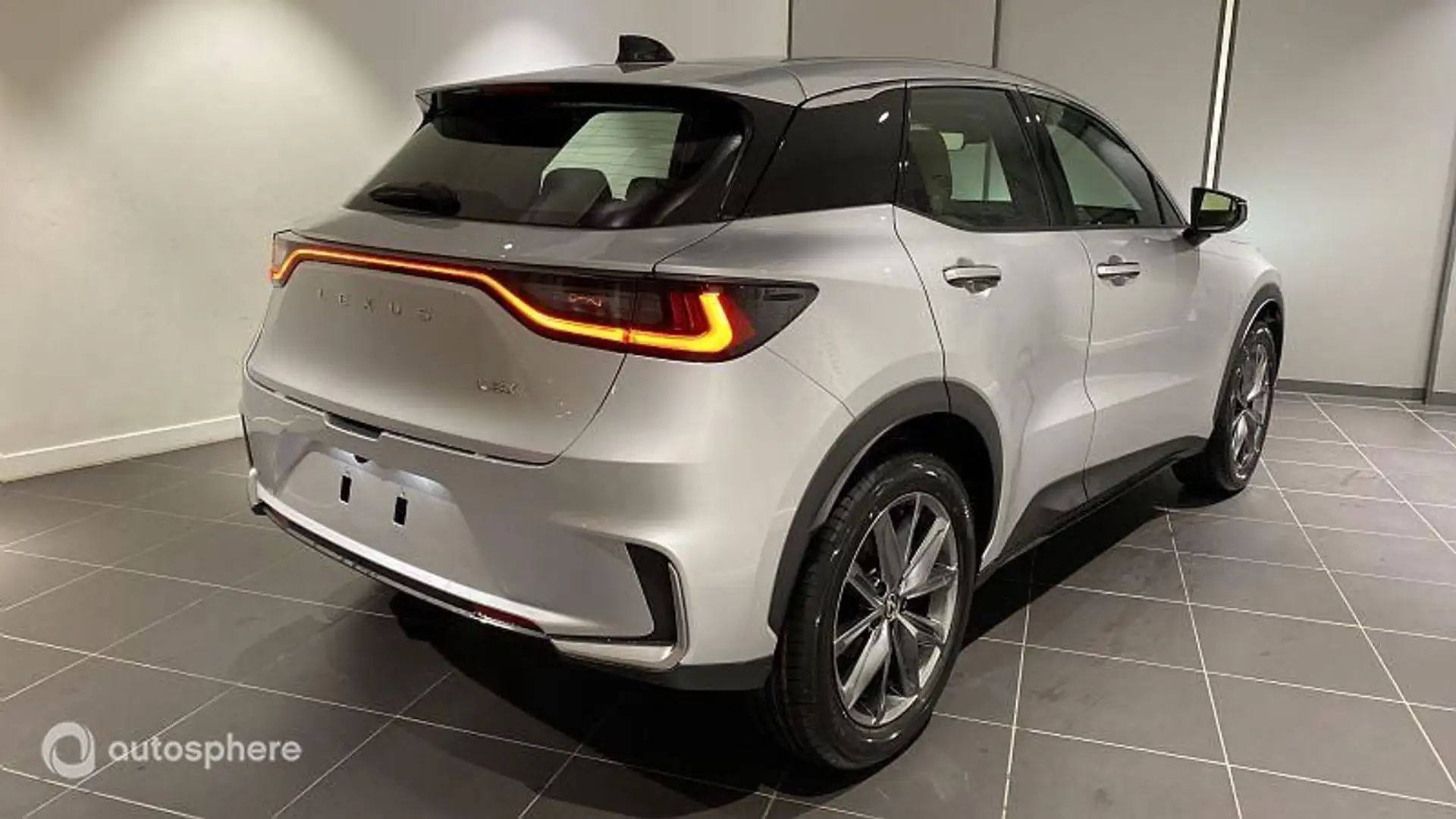 Lexus LBX 1.5 136ch Elegant 2WD - 2