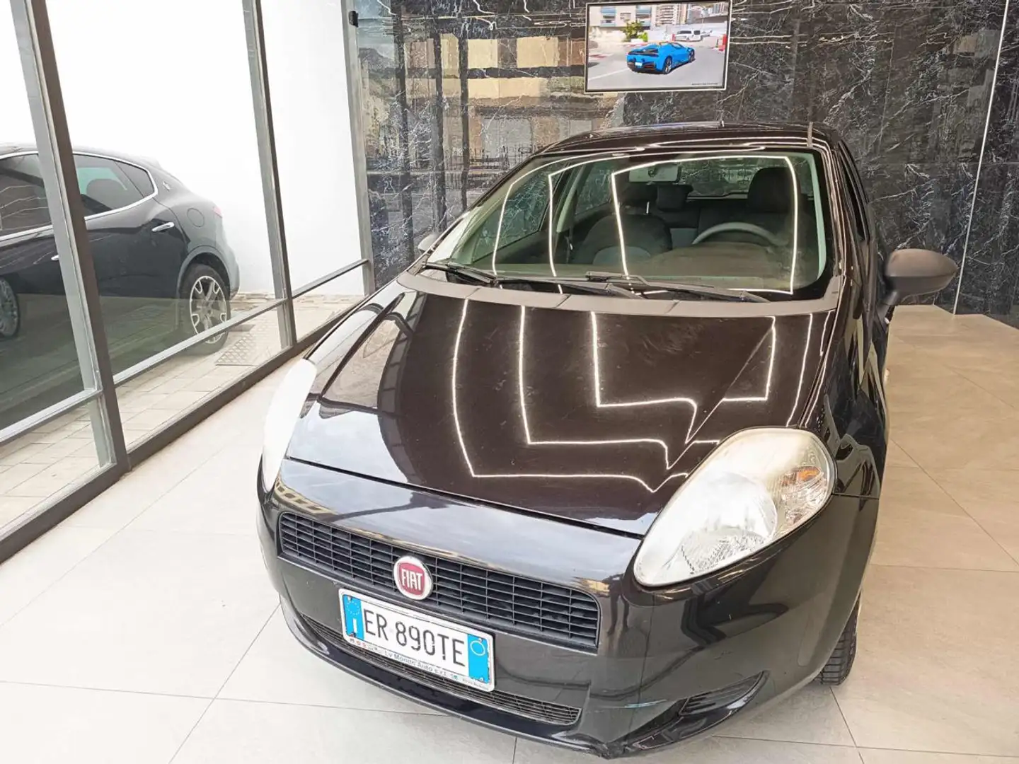 Fiat Punto 1.3 MJT II 75 CV 5 porte Lounge Nero - 2