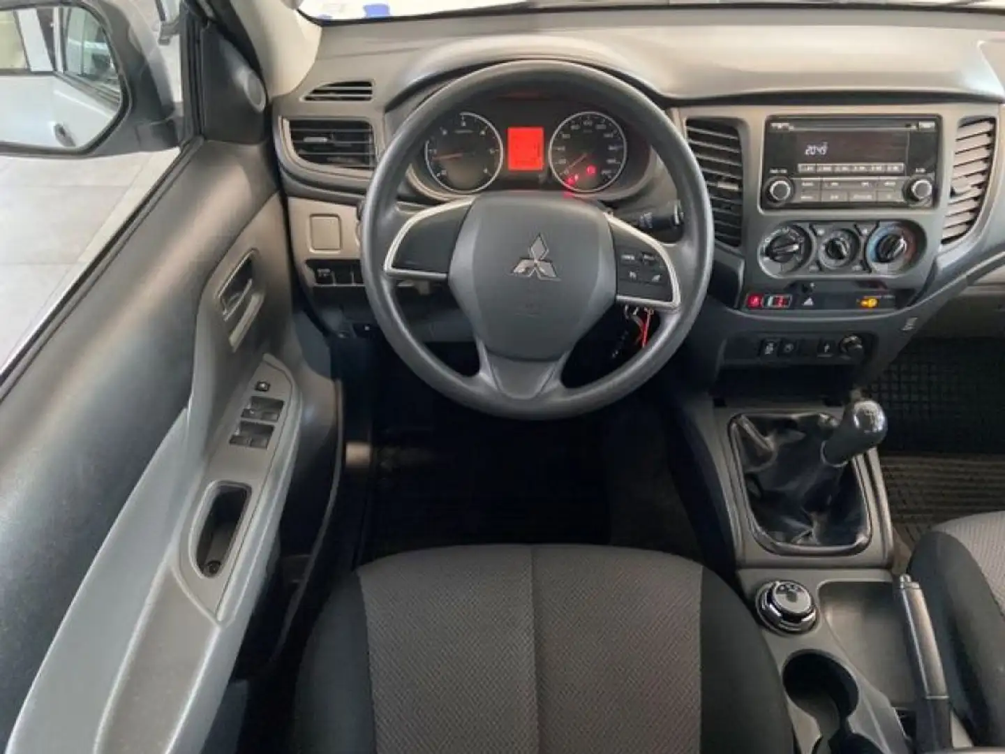 Mitsubishi L200 2.4 DI-D/154CV 4X4 Bianco - 1