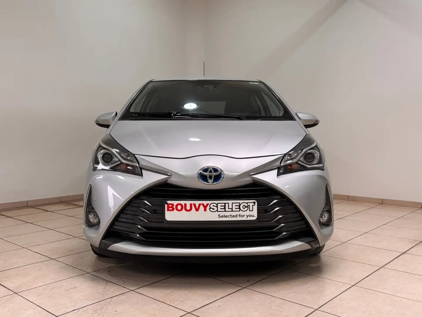 Toyota Yaris 1.5i VVT-i Hybrid Y20 E-CVT *NAVI*CLIM*CRUISE*CAM* Grijs - 2