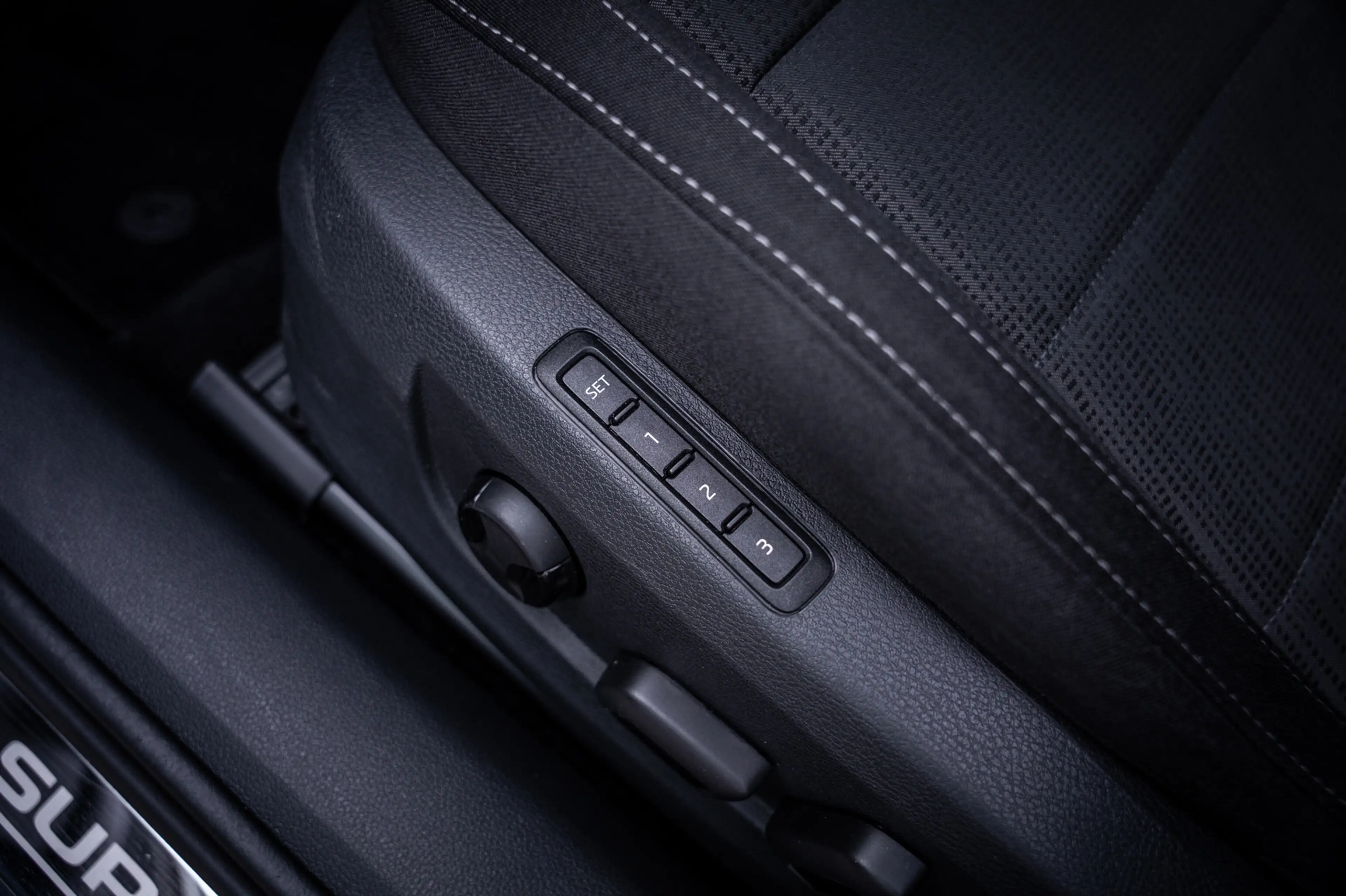 Skoda Superb Combi 1.5 TSI ACT Ambition Business|Trekh|Pano|Mem — photo 14
