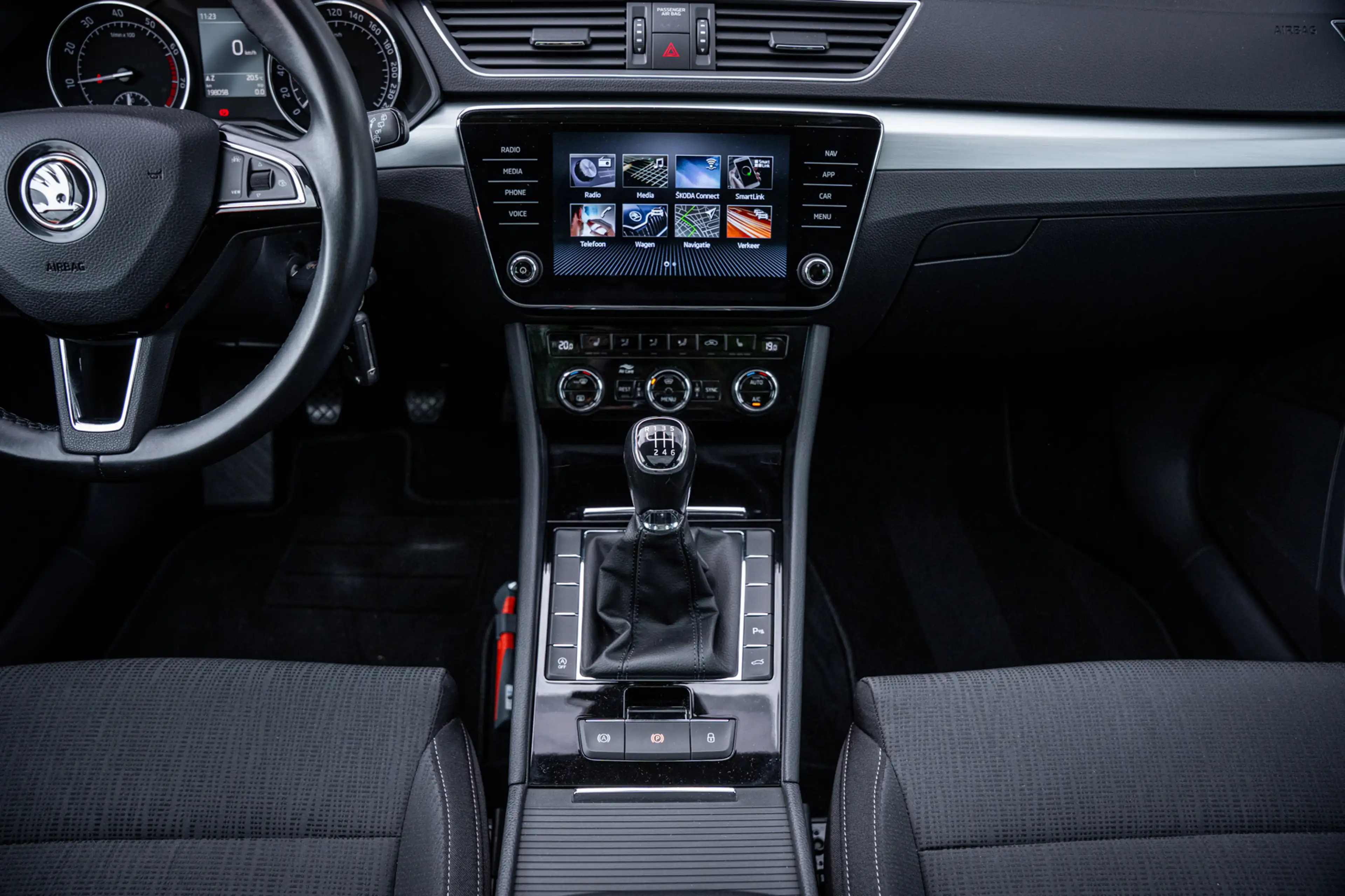 Skoda Superb Combi 1.5 TSI ACT Ambition Business|Trekh|Pano|Mem — photo 25