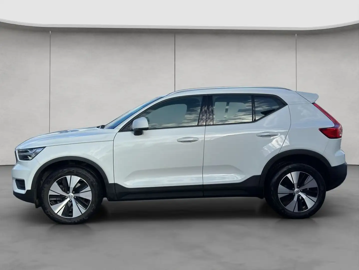 Volvo XC40 XC40 B4 AWD Momentum-Pro DKG Navi LED Kamera 18'' Weiß - 2