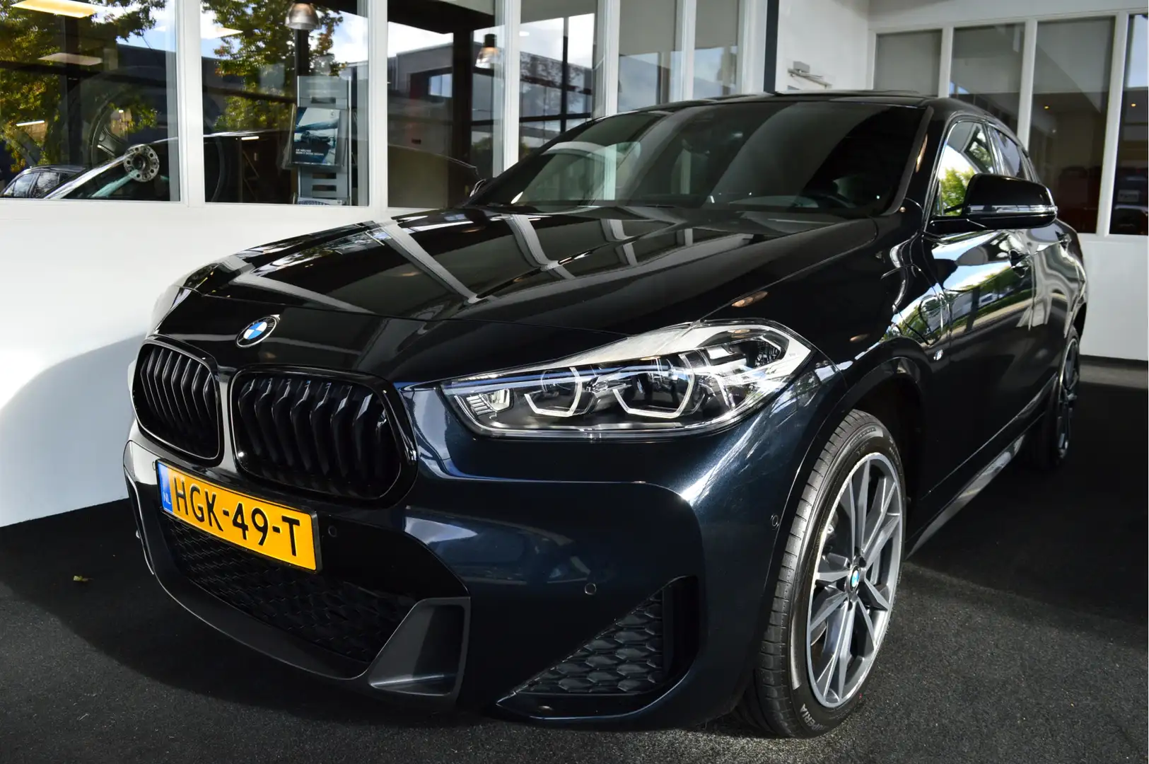 BMW X2 xDrive25e Hybride M-Sport | Pano | Head-Up | Leder Zwart - 1