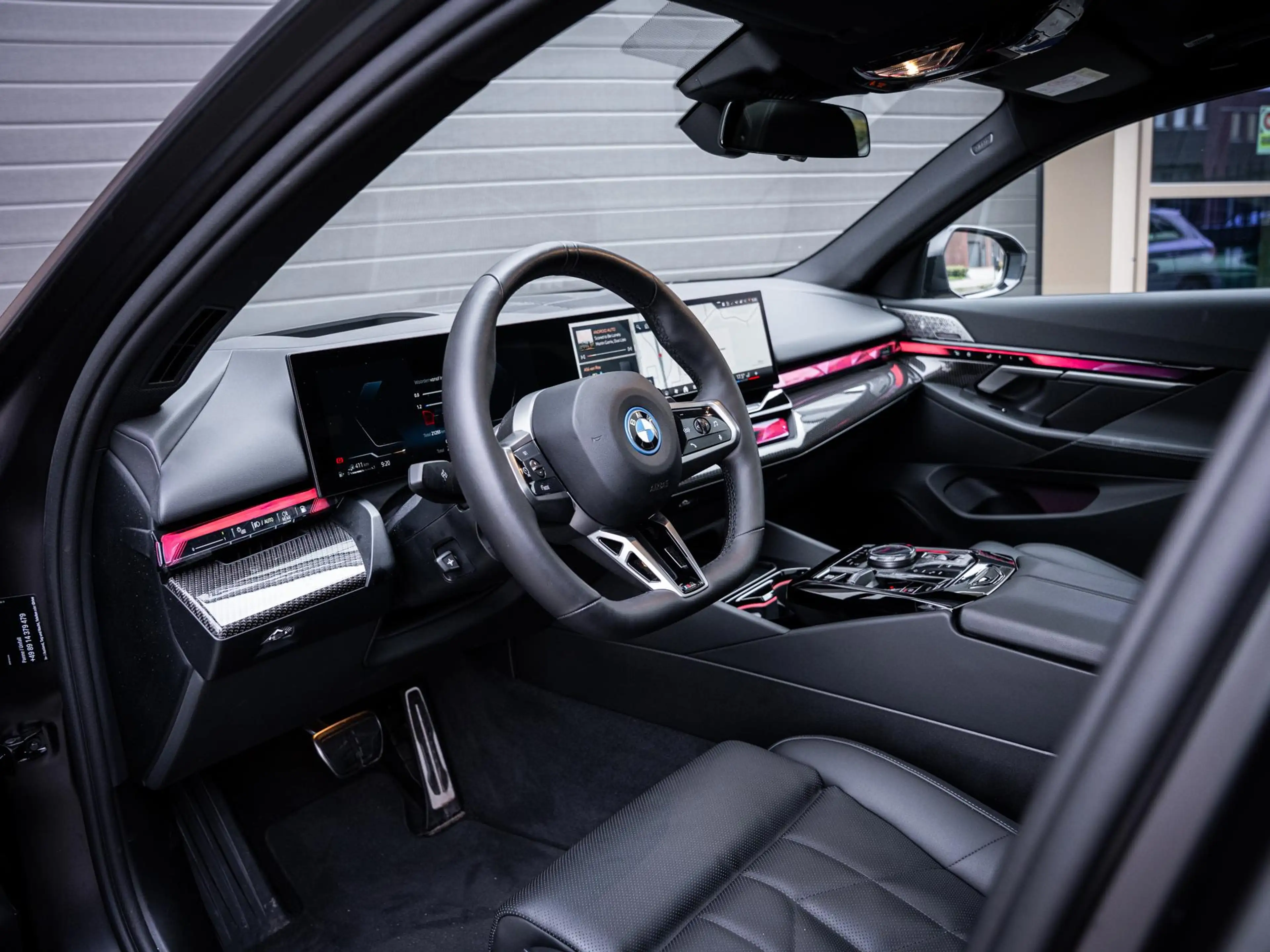 BMW 550 5-serie Touring 550e xDrive M-Sport l Bowers/wilk — photo 2