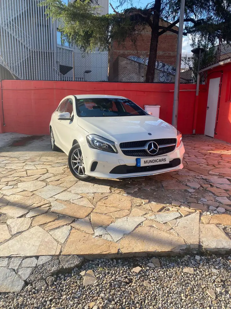Mercedes-Benz A 200 7G-DCT (4.75) Blanco - 2