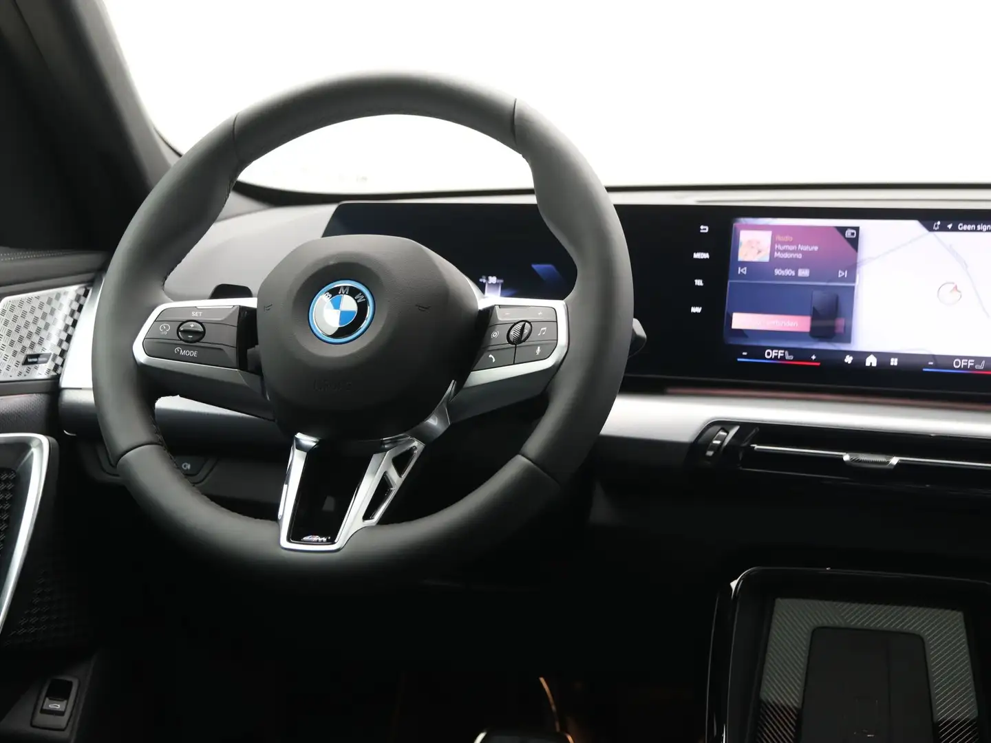BMW iX1 eDrive20 M-Sport Pro 67 kWh Grijs - 2