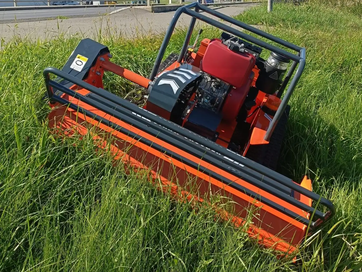 Sonstige Ferngest. Y Schlegelmulcher mit Hybrid Antrieb - 1
